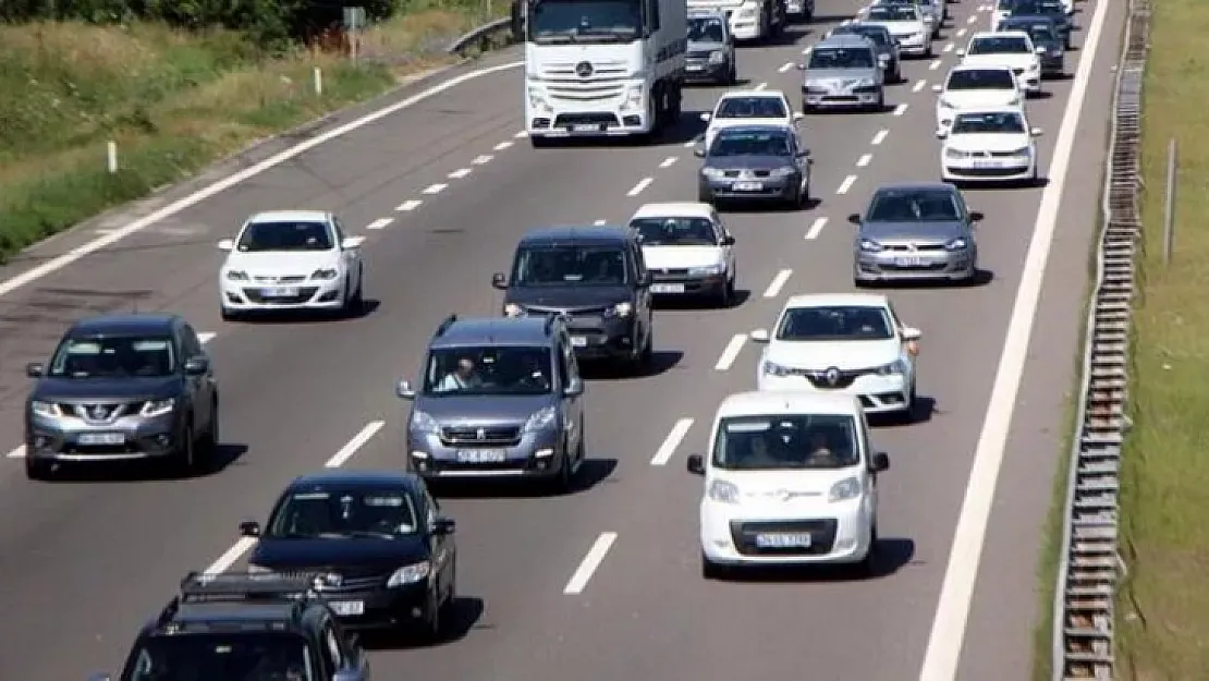 Otoyollarda hız sınırları limitleri yükseltildi! Bugün itibariyle hız sınırları değişti