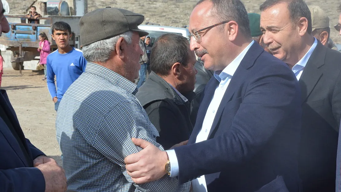 VALİ ATİK, KÖY ZİYARETİNDE