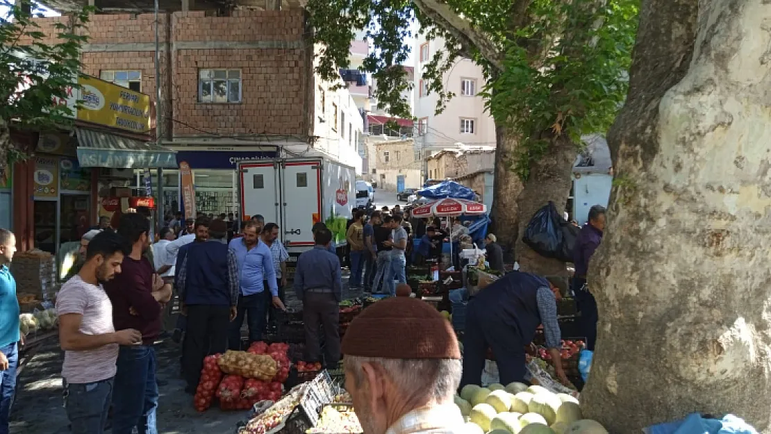 Pervari Çınaraltında Köy Ürünleri Büyük İlgi Görüyor