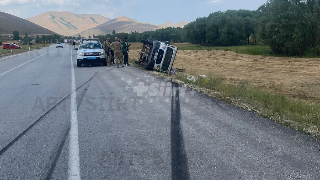 Peynir Yüklü Araç Siirt'e Gelirken Devrildi! 3 Kişi Yaralandı