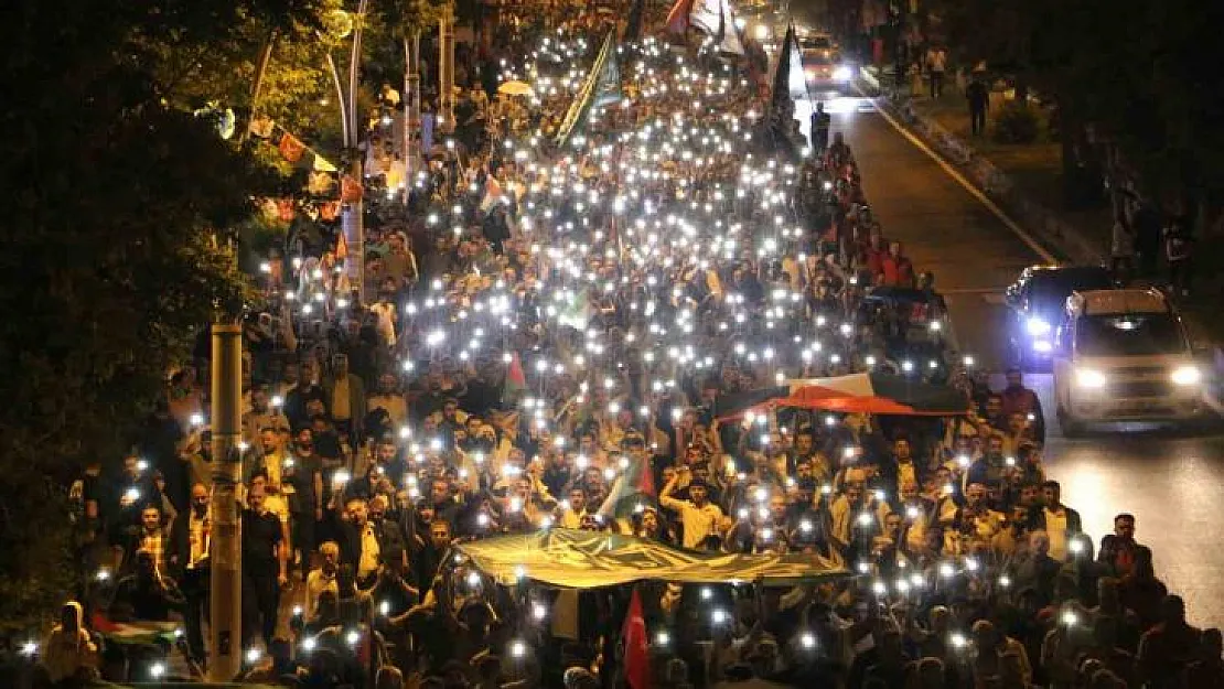 Refah'taki katliam Diyarbakır'da binlerce kişi tarafından protesto edildi