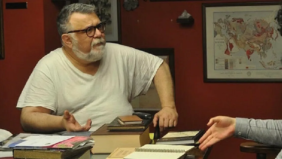Prof. Dr. Celal Şengör: 'Üniversite hocalarımızın ezici bir çoğunluğu lise hocası bile olamayacak düzeyde'