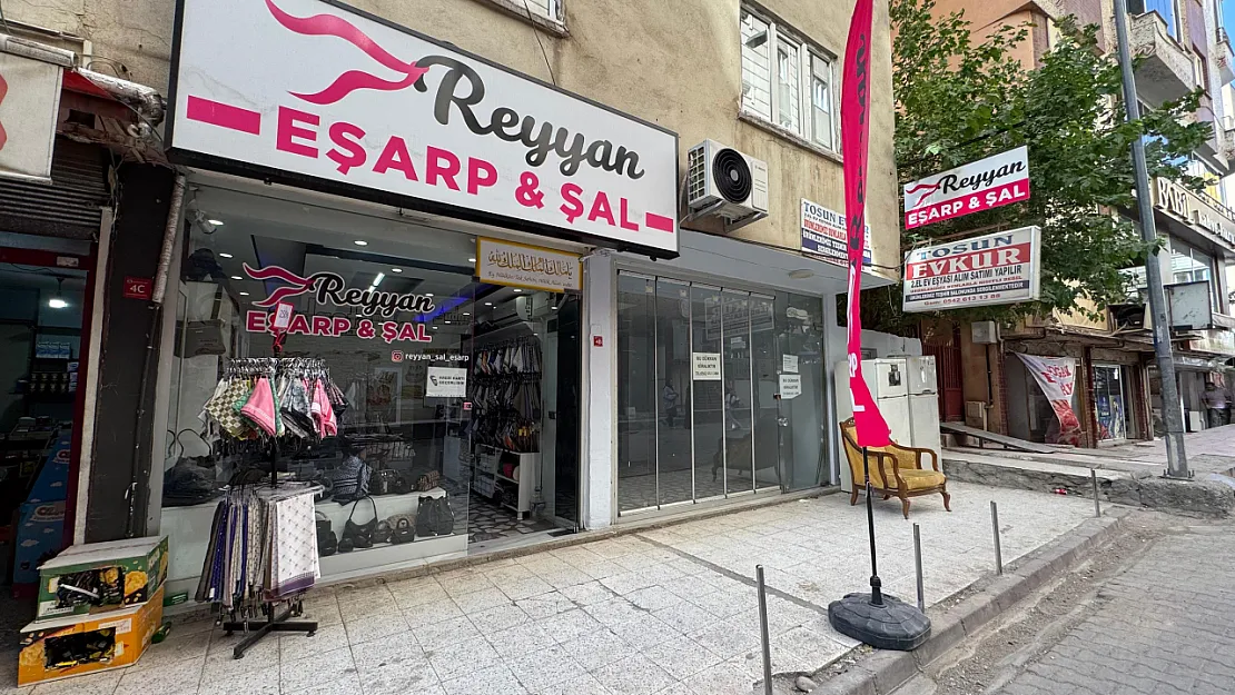 Reyyan Şal ve Eşarp Dünyası Siirt'te Hizmete Girdi: Dünya Markalarında Yaz İndirimi Başladı