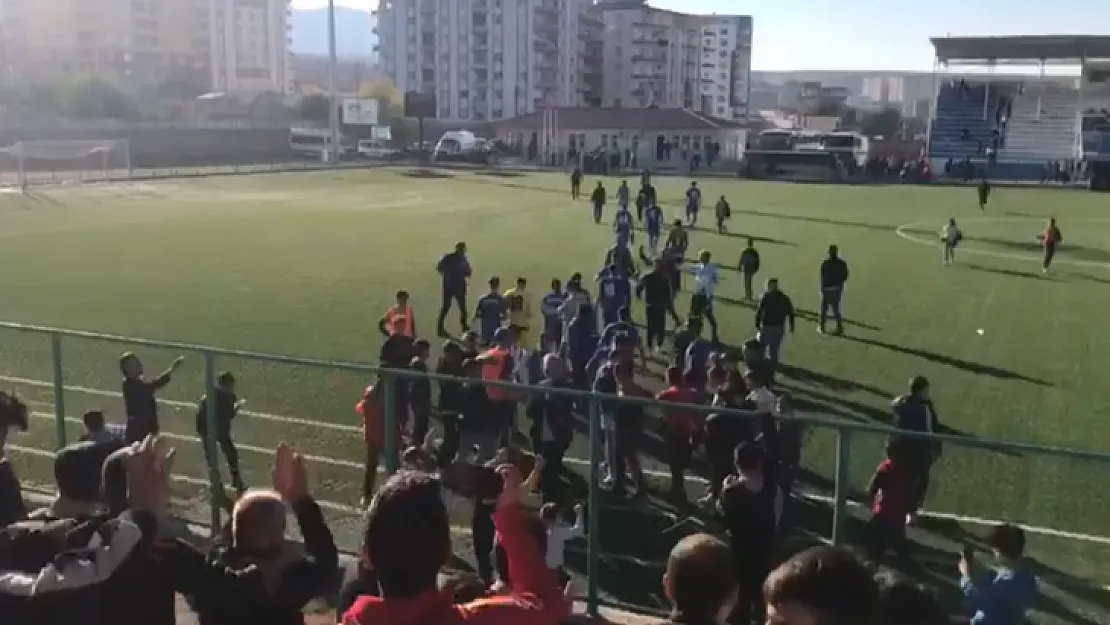 Sahada 10 kişi kalan Kurtalanspor güçlü rakibine geçit vermedi!