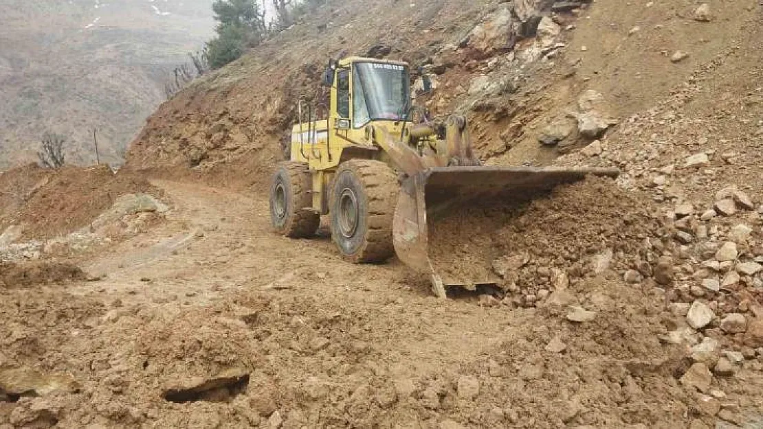 Sason'da köy yollarında genişletme çalışması başlatıldı