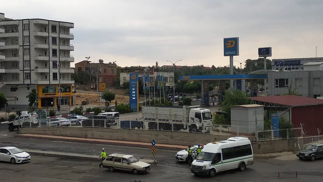 Siirt'te Benzin İstasyonu Önünde Şüpheli Paket