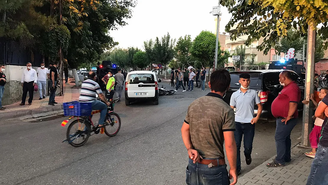 Siirt'te Otomobil İle Motosiklet Çarpıştı: 1'i Ağır 2 Yaralı