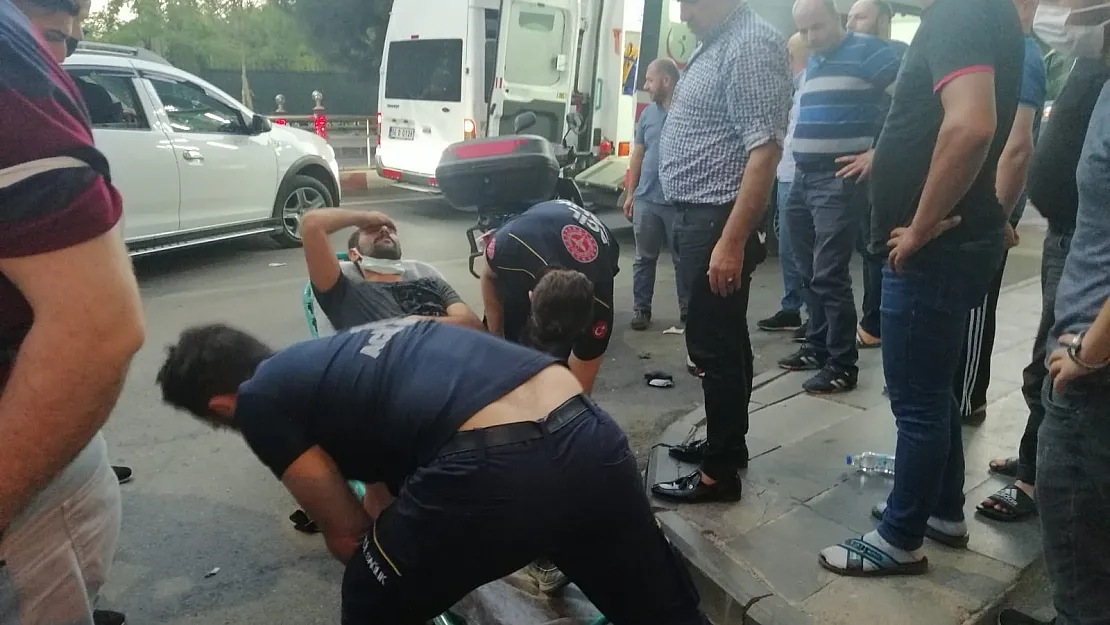 Siirt'te Minibüs ile Motorsiklet Çarpıştı: 2 Yaralı