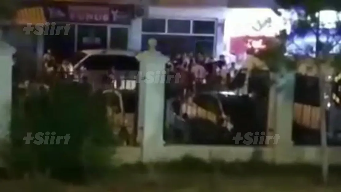 Siirt'te İki Grup Arasında Kavga! Emniyet Müdürü Olay Yerinde