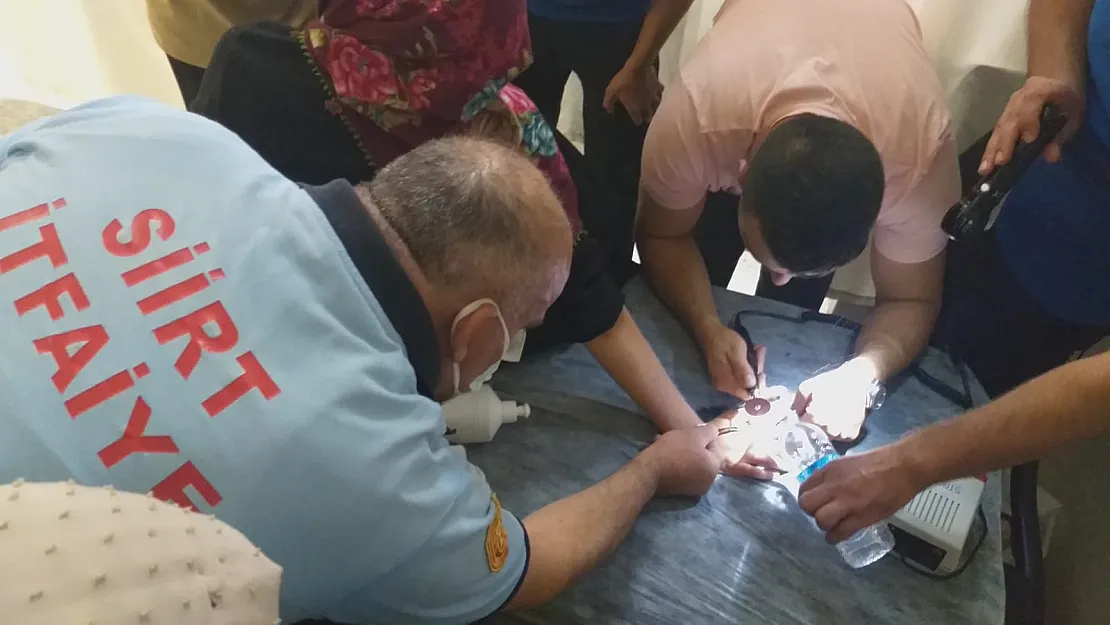 Siirt'te Annesinin Yüzüğünü  Takan Genç Kız Hayatının Şokunu Yaşadı