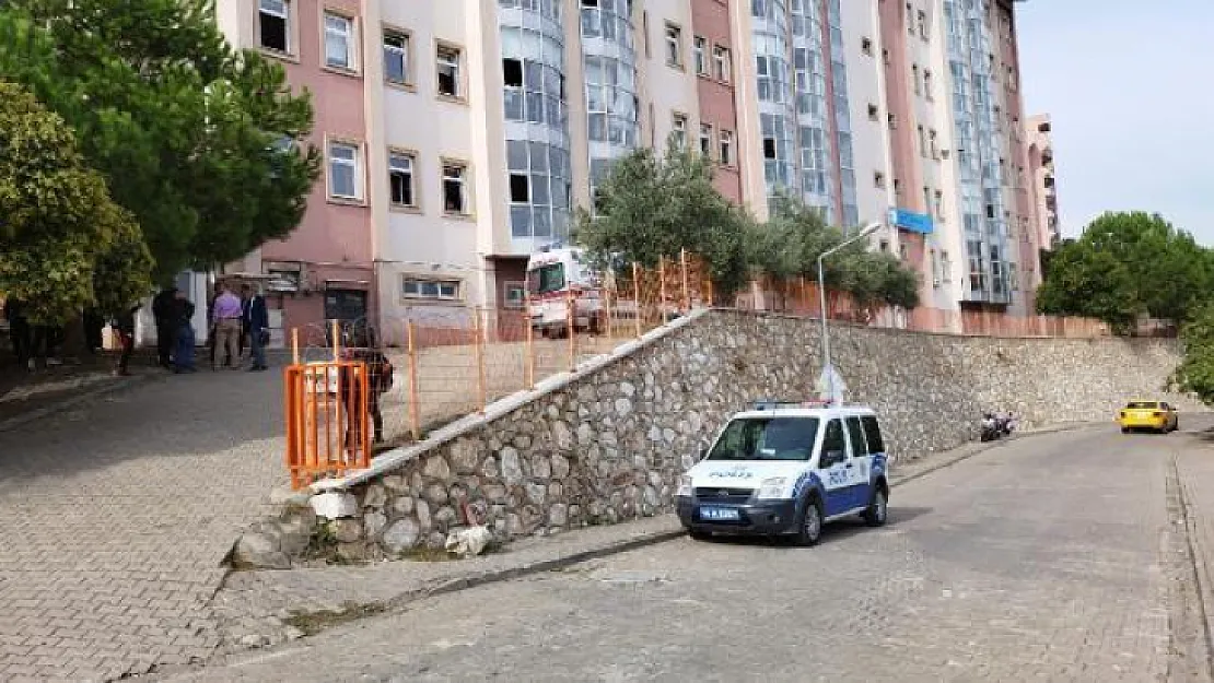 Sigara içerken öğretmenine yakalanan 15 yaşındaki Sudenur, kendini 6. kattan boşluğa bıraktı