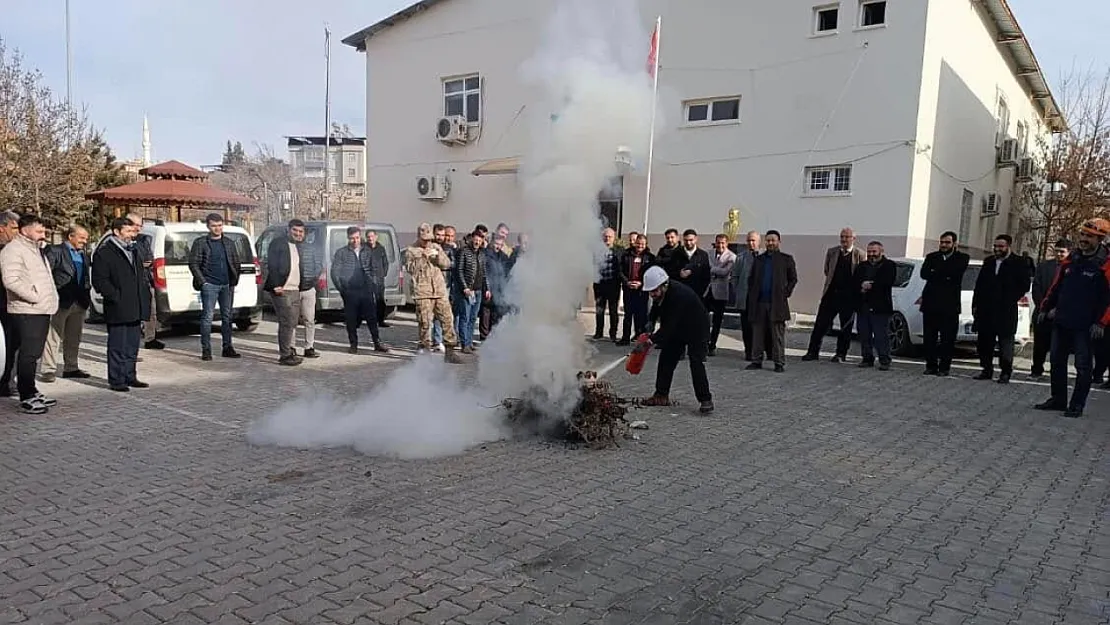 Siirt AFAD'dan Tillo Kaymakamlığı Çalışanlarına Yangın Farkındalık Eğitimi