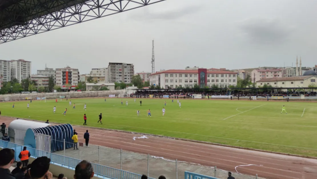 Siirt Atatürk Stadyumu Yenileniyor! Siirtspor'un Maçları Kurtalan'da Oynanacak