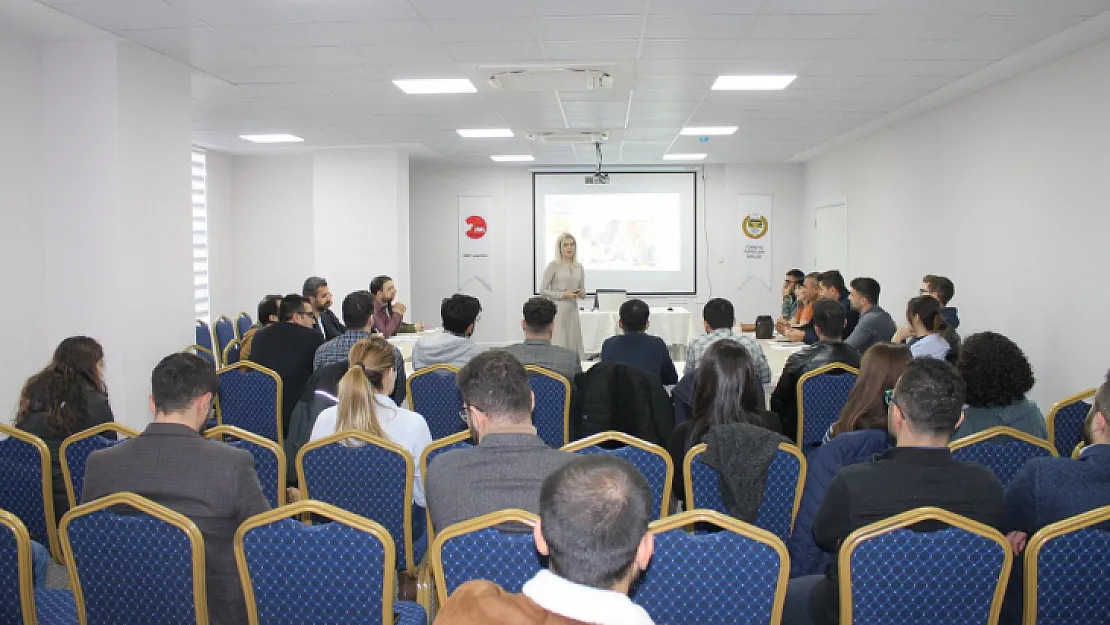 Siirt Barosu Avukatlarına 'Kurumsal İletişim, Beden Dili ve İmaj Yönetimi' Semineri Verildi!