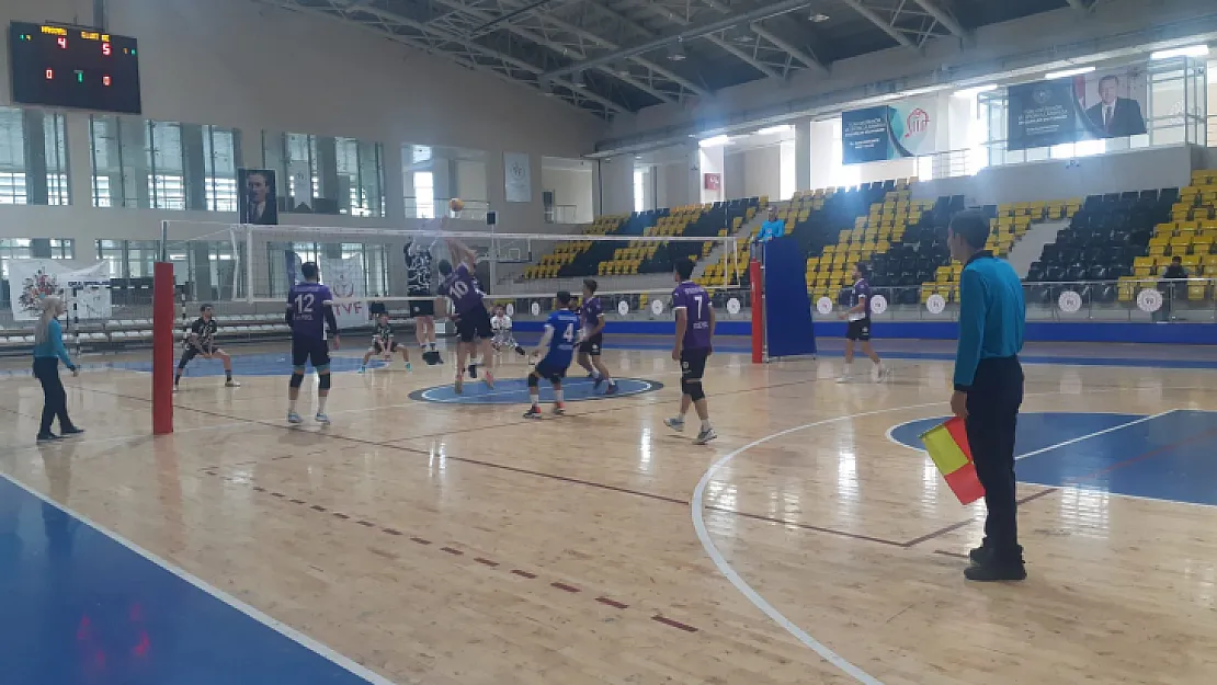 Siirt Belediye Spor Hakkari'yi Rahat Geçti