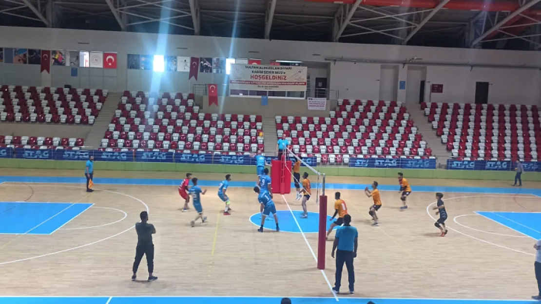 Siirt Belediyesi Erkek Voleybol Takımından 2. Lig Yolunda Büyük Başarı