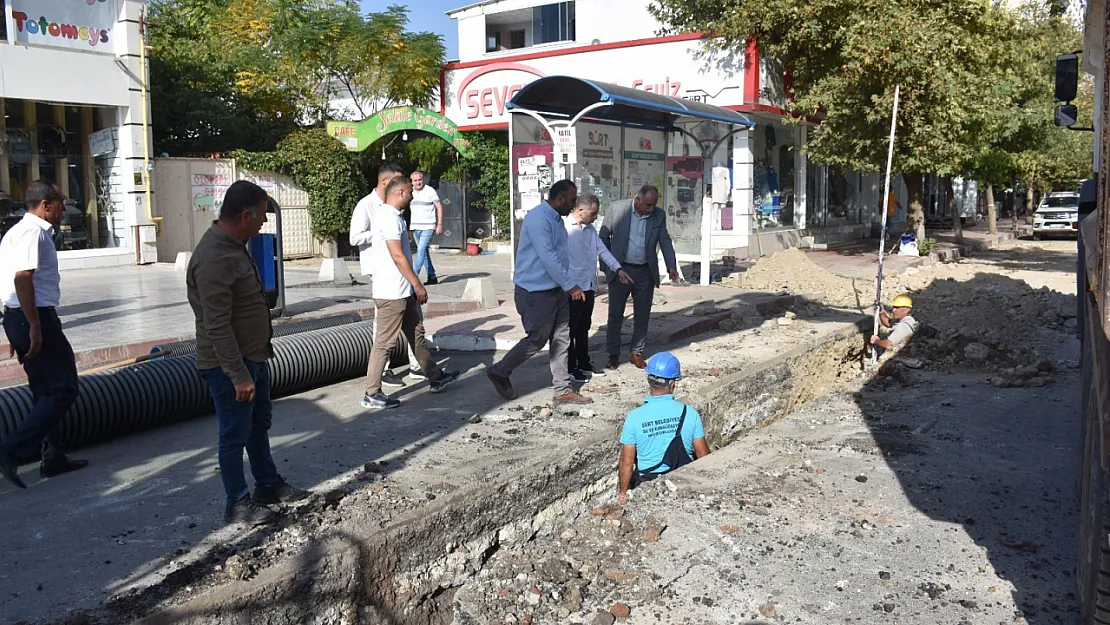 Siirt Belediyesi Eş Başkanı Mehmet Kaysi Yağmur Suyu Kanalı Projelerini Yerinde İnceledi