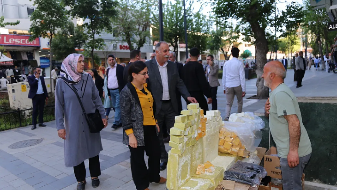 Siirt Belediyesi Eşbaşkanlarından esnafı ziyareti