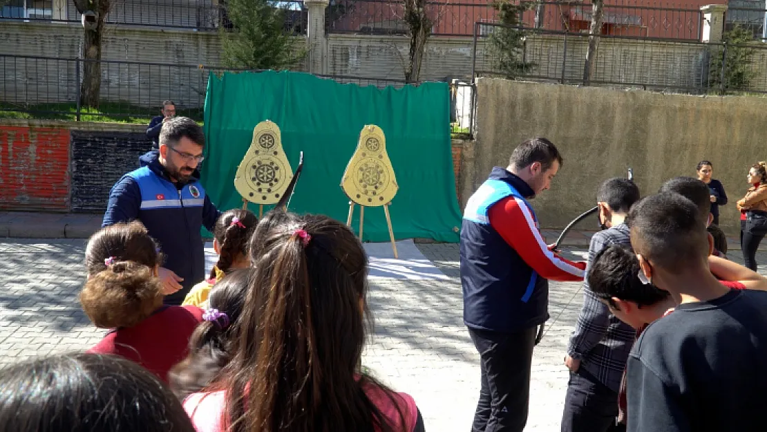 Siirt Belediyesi Gezici Spor Aracı Öğrencilerle Buluşuyor!