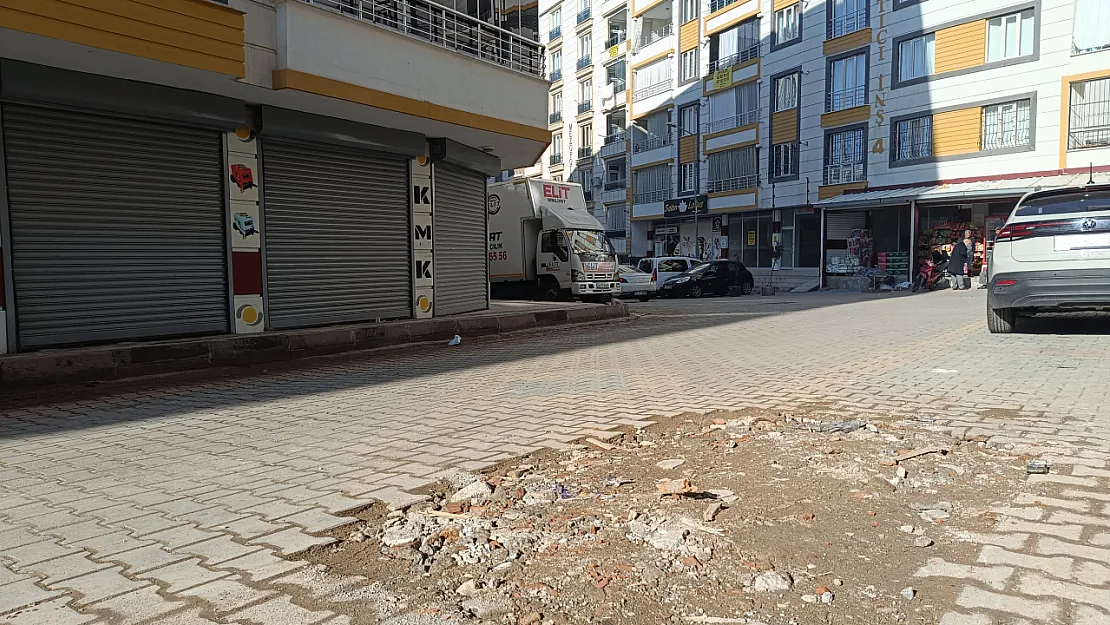 Siirt Belediyesi, haberimiz sonrası harekete geçti: Bahçelievler Mahallesi'ndeki su patlağı onarıldı!