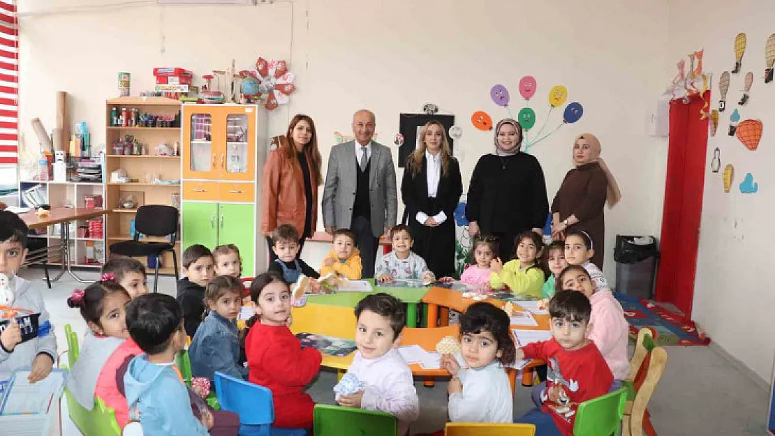 Siirt Belediyesi minik adımlar kreşinde karne heyecanı yaşandı