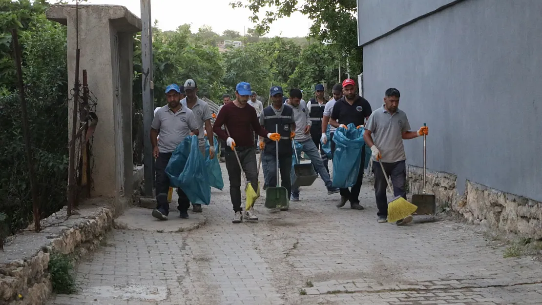 Siirt Belediyesi'nden Kapsamlı Temizlik Hamlesi: Kent Genelinde Hijyen Çalışmaları Sürüyor