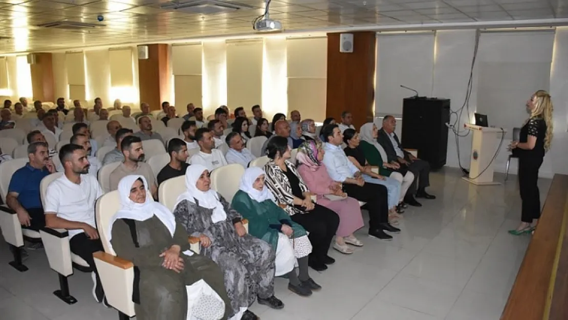 Siirt Belediyesi'nden ''Maddeye Hayır de'' Konferansı