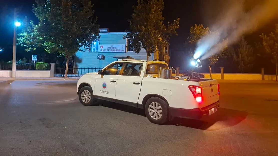 Siirt Belediyesi Şehir Genelinde Temizlik ve Haşereyle Mücadele Çalışmalarını Sürdürüyor