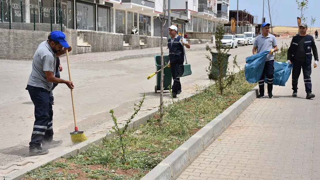 Siirt Belediyesi Yaz Öncesi Temizlik Çalışmalarını Sürdürüyor