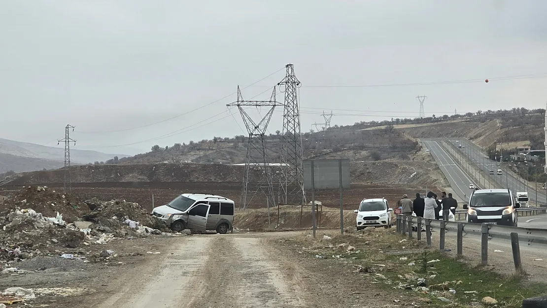 Siirt Çevre Yolu'nda Kaza: Araç Toprak Yığınına Çarparak Durabildi