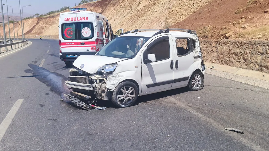 Siirt Çevre Yolunda Kaza: 4'ü Çocuk 6 Kişi Yaralandı