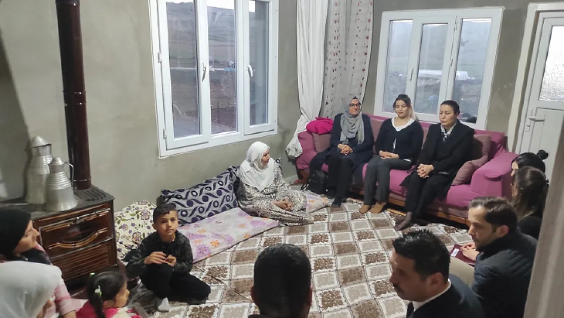 Siirt'e Gelen 975 Depremzede Aile Evlerinde Ziyaret Edildi! Siirt Milli Eğitim Camiası Türkiye'ye Örnek Oluyor