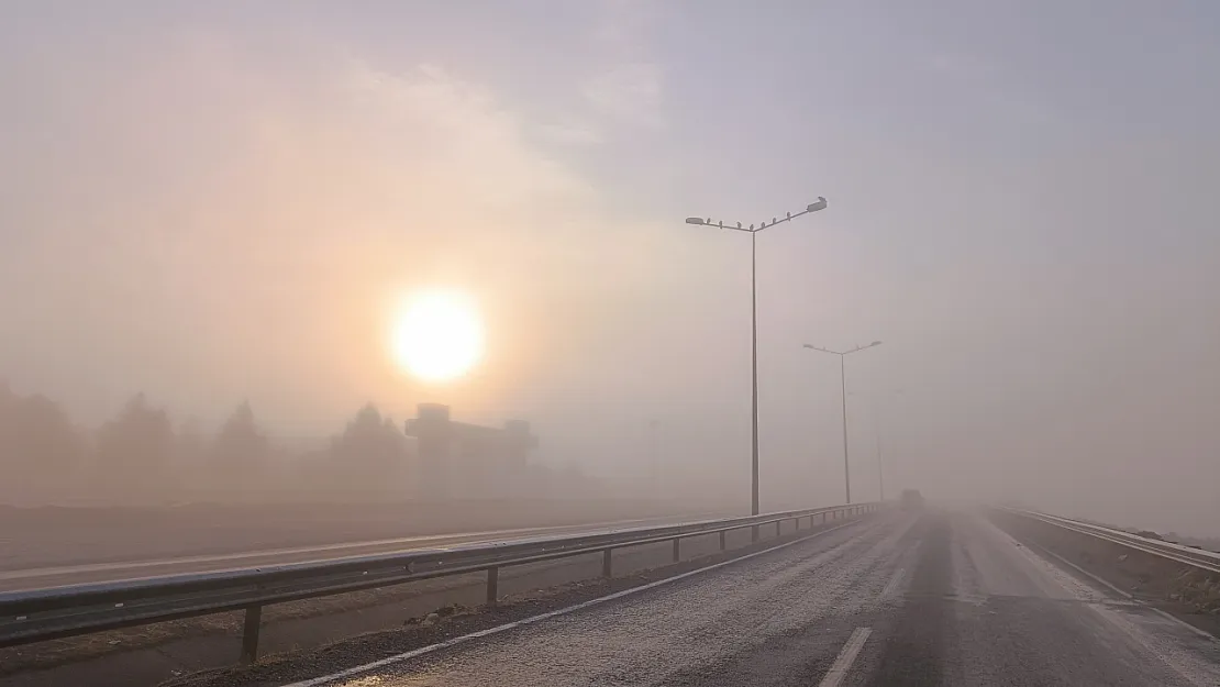 Siirt'e Sis Çöktü! Görüş Mesafesi 20 Metreye Kadar Düştü