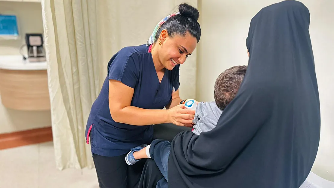 Siirt Eğitim ve Araştırma Hastanesi'nde Bir İlk: Tip 1 Diyabetli Çocuklara Sensör Takılmaya Başlandı