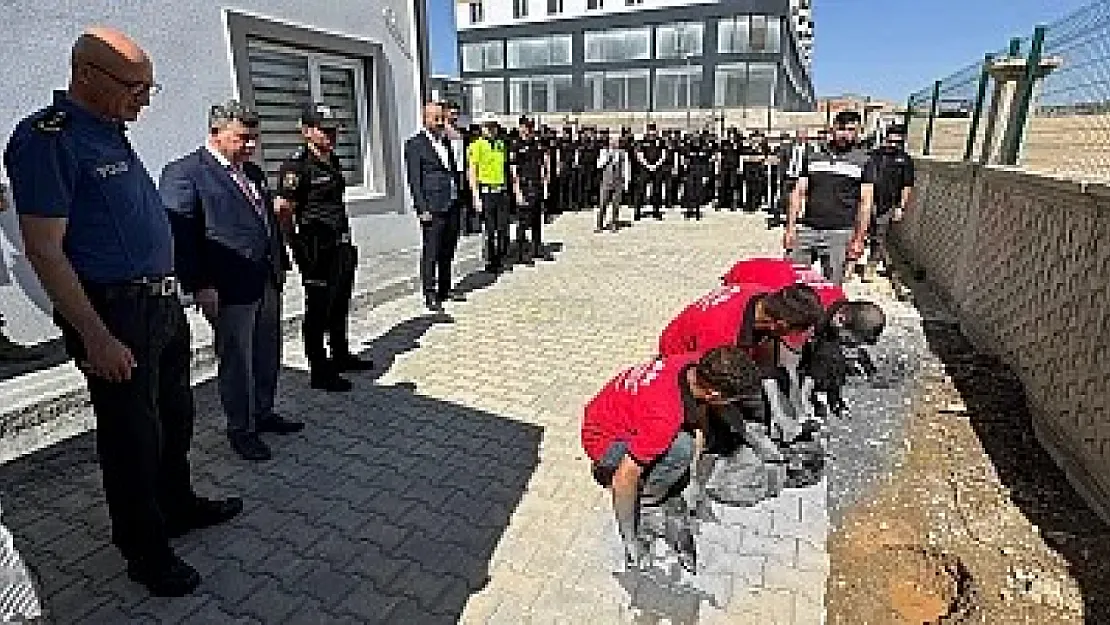 Siirt Emniyet Müdürlüğü'nde Kurban Kesimiyle Birlik ve Güvenlik İçin Dua Edildi