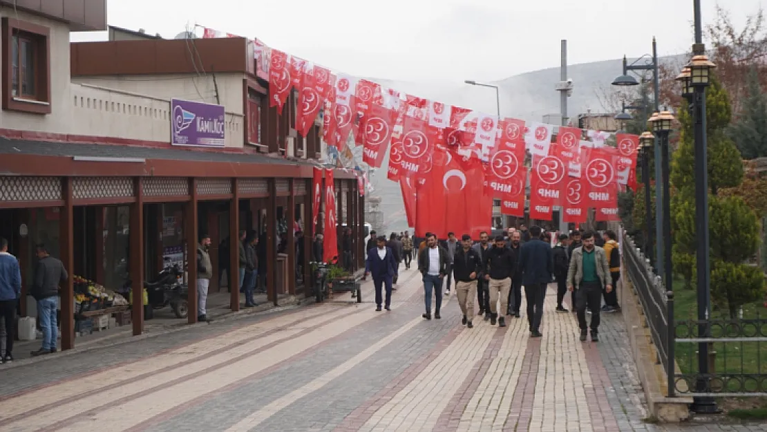 Siirt'in Eruh İlçesinde, MHP'nin yeni ilçe binası yapılan törenle açıldı