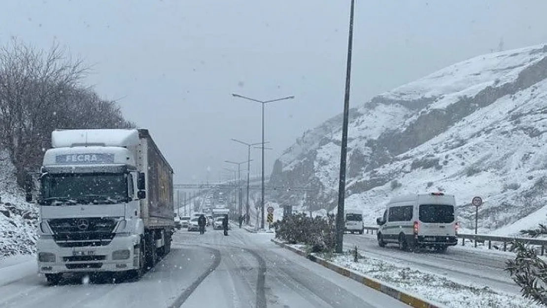 Siirt Girişi Trafiğe Kapandı!