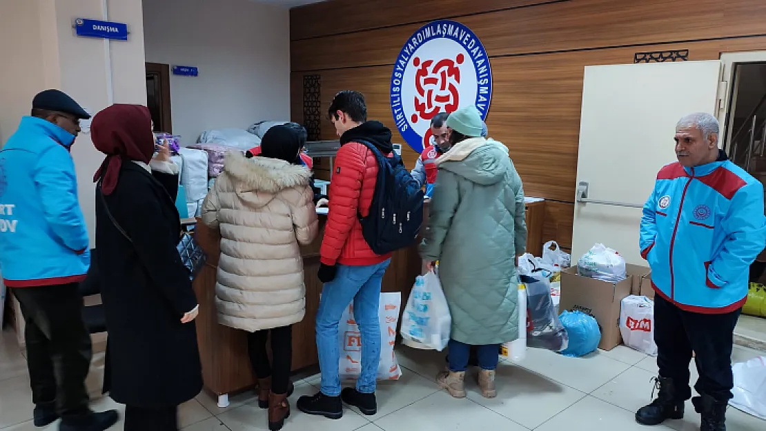 Siirt Halkı Tek Yürek Oldu! Deprem Bölgesine Yardım ve Destekler Artarak Devam Ediyor