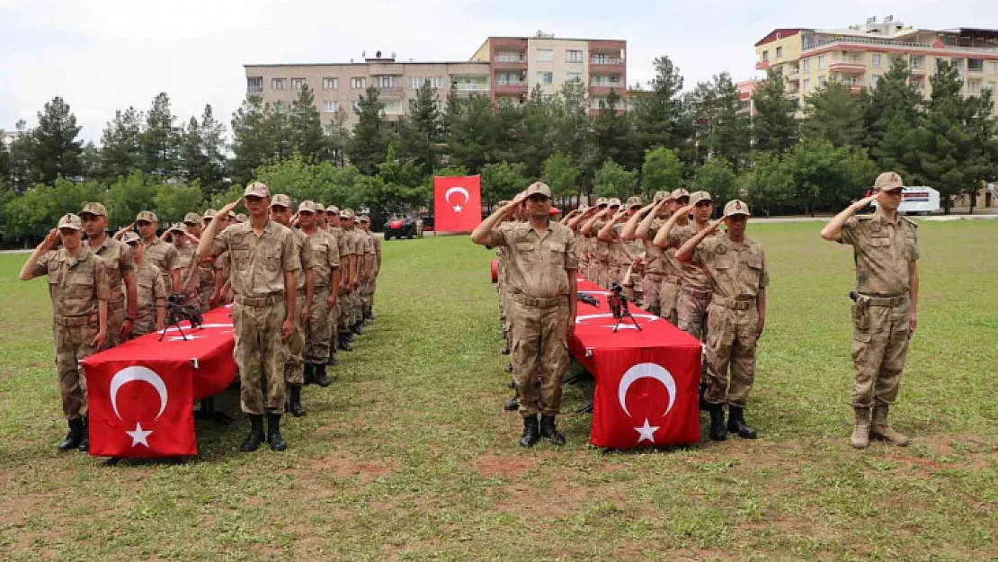 Siirt İl Jandarma Komutanlığında temsili askerlik heyecanı yaşandı