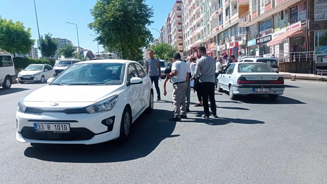 Siirt İl Merkezinde Maddi Hasarlı Trafik Kazası Meydana Geldi