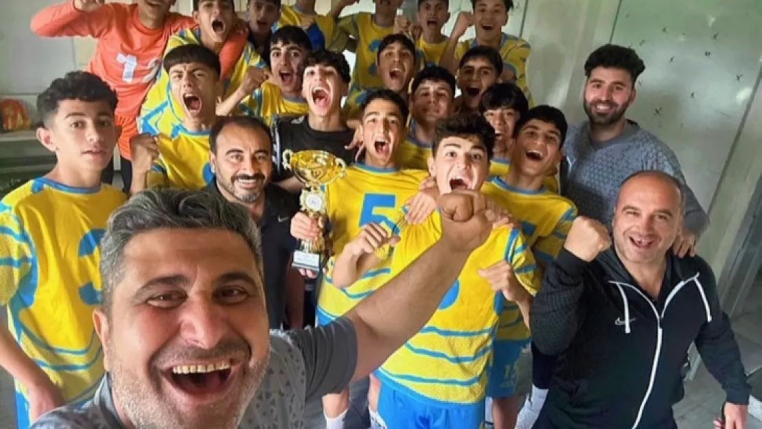 Siirt İl Özel İdare Spor U15 Takımı, Türkiye'nin en iyi dört takımı arasına girdi