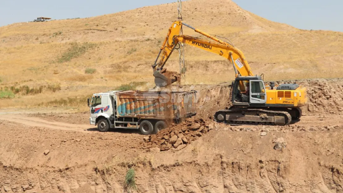 Siirt'in 20 Yıldır Beklediği Duble Yol Çalışması Batman-Diyarbakır Yolunda Başladı! Biz Yine Sadece İzliyoruz...