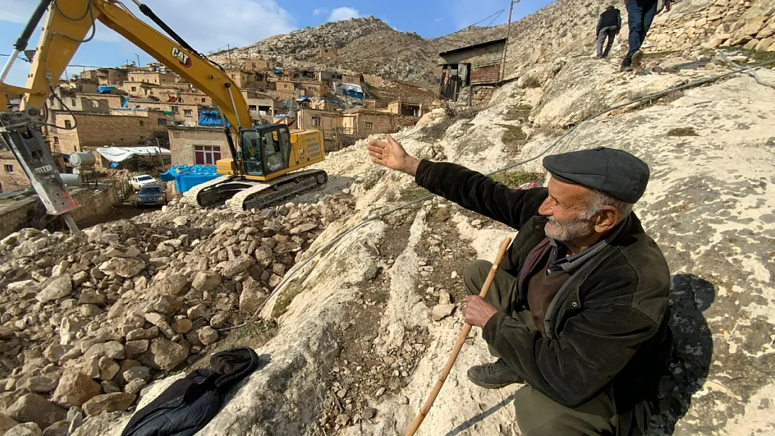 Siirt'in Bağgöze Köyü'nde 30 Yıl Sonra İlk Kez Mahalle Yolu Yapılıyor