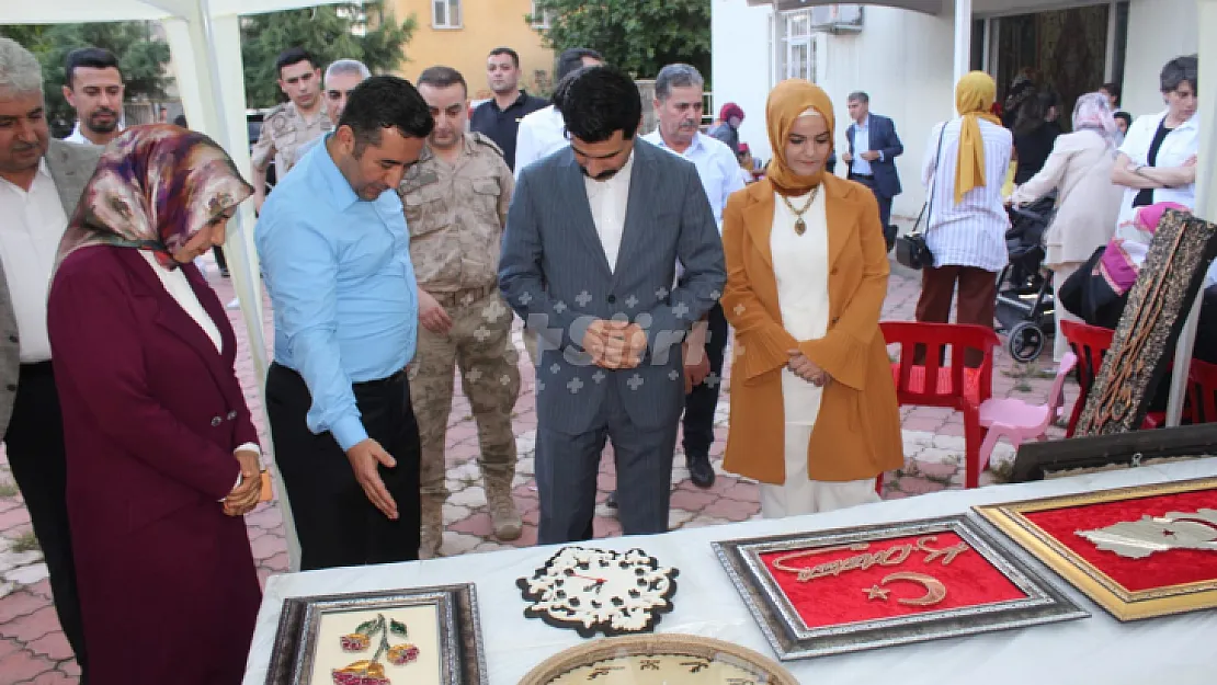 Siirt'in Baykan İlçesinde Kursiyerler El Emeği Göz Nuru Ürünlerini Sergilediler!