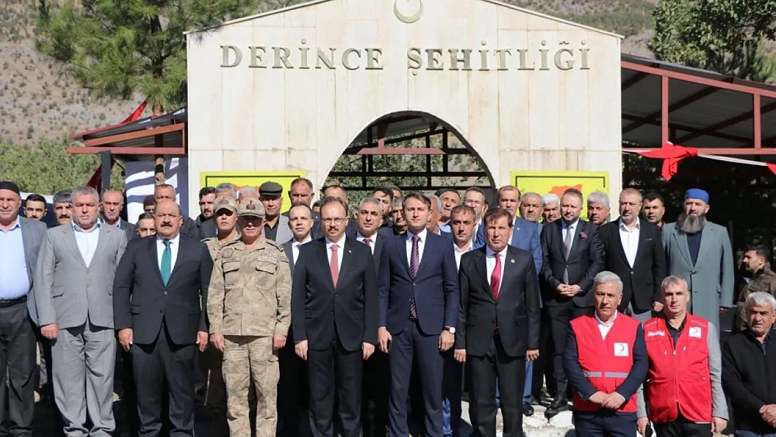 Siirt'in Baykan İlçesine Bağlı Derince Köyü Şehitleri Dualarla Anıldı