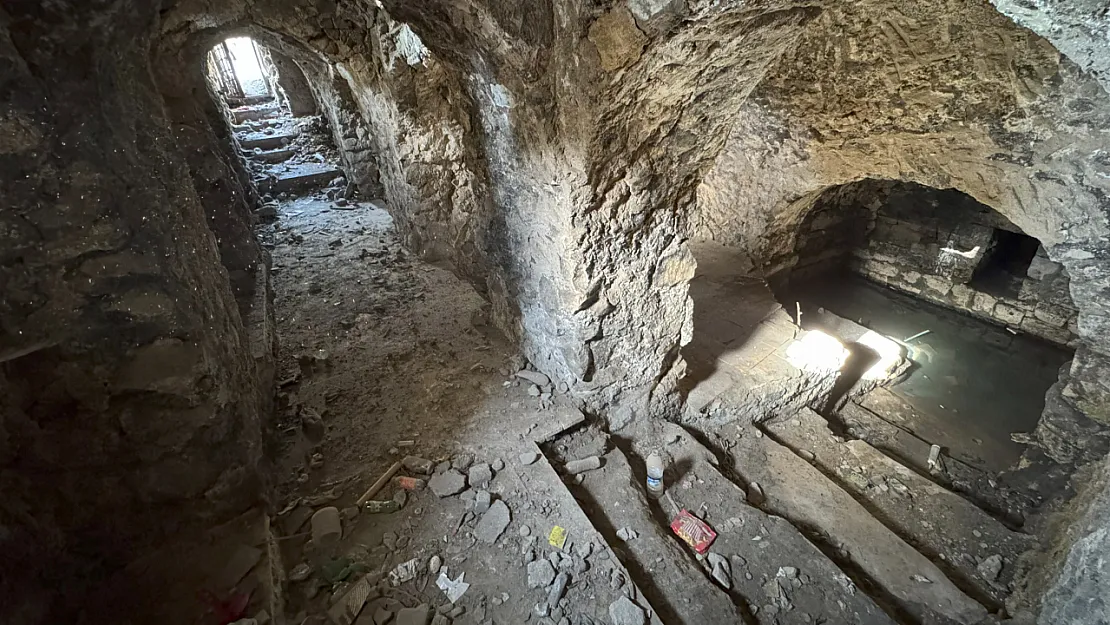 Siirt'in Hafızası Çöplüğe Döndü: Siirt Turist Bekliyor Ama Tarihini Kendi Elleriyle Yok Ediyor