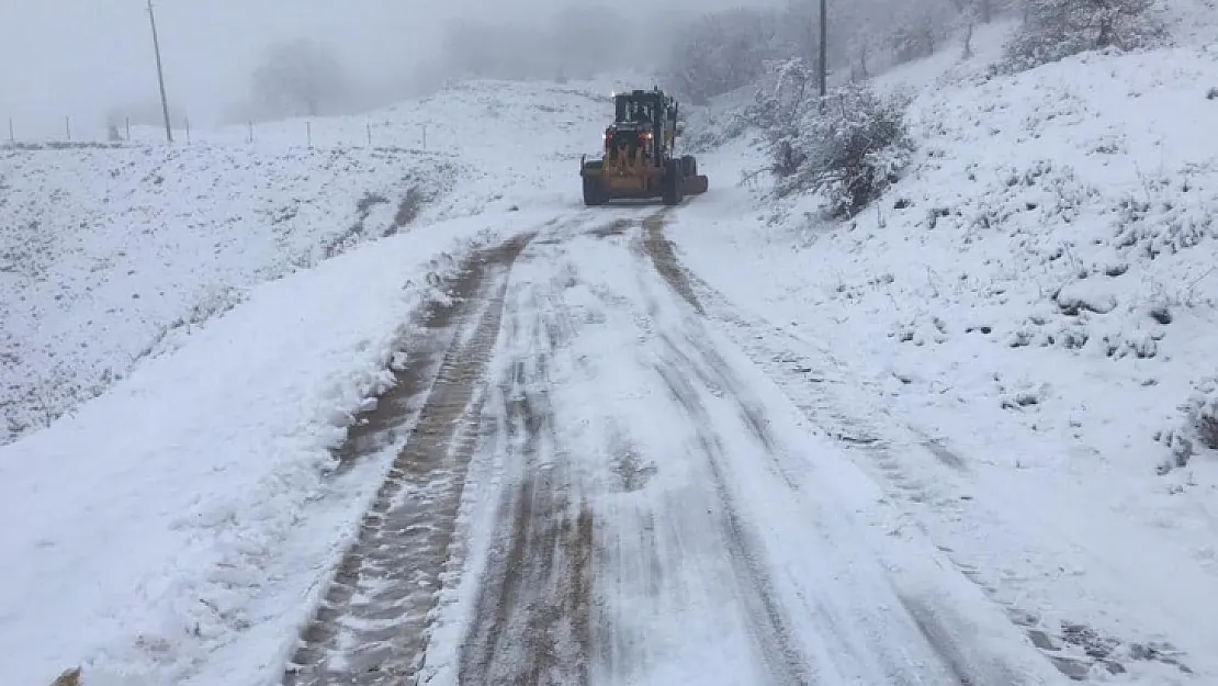 Siirt'in Kurtalan İlçesinde Etkili Olan Kar Yağışı Hayatı Olumsuz Etkiledi!