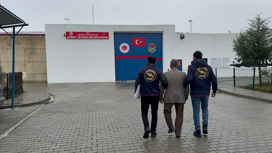 Siirt JASAT'ın Tespiyle Kasten Adam Öldürme Suçundan Hakkında 19 Yıl Hapis Cezası Bulunan Kişi Batman'da Yakalandı