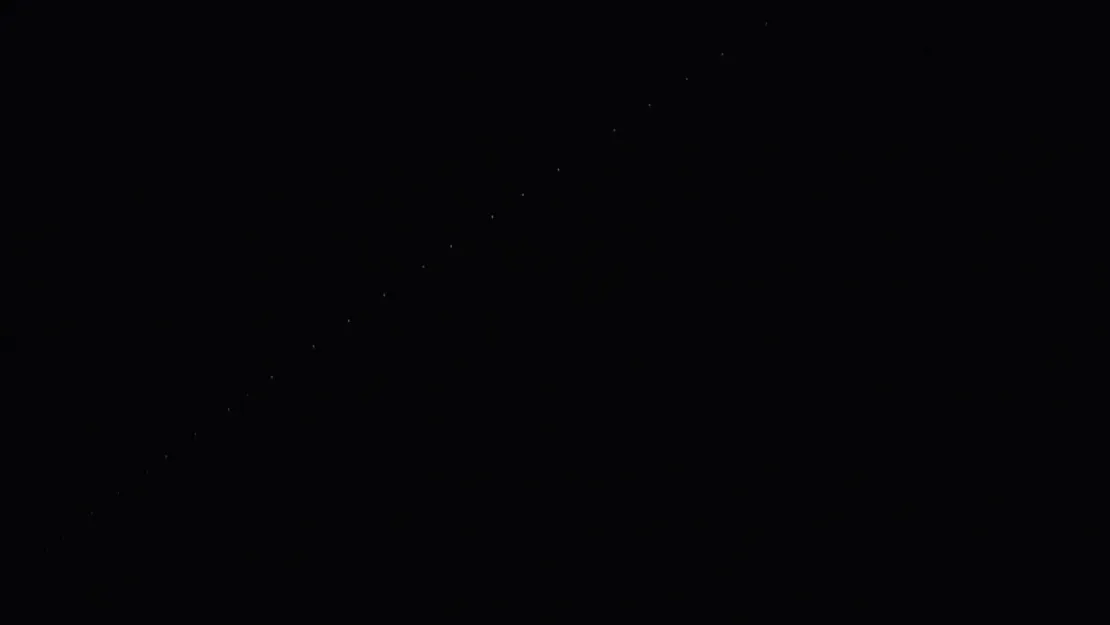 Siirt Semalarında Sıradışı Görüntü: Starlink Uyduları İlk Kez Bu Kadar Net Görüldü!