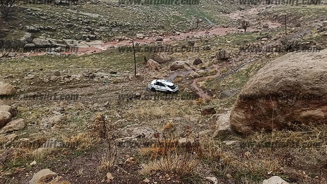 Siirt -  Şırnak Karayolunda Uçuruma Yuvarlanan Araçta Bulunan 3 Kişi Yaralandı!